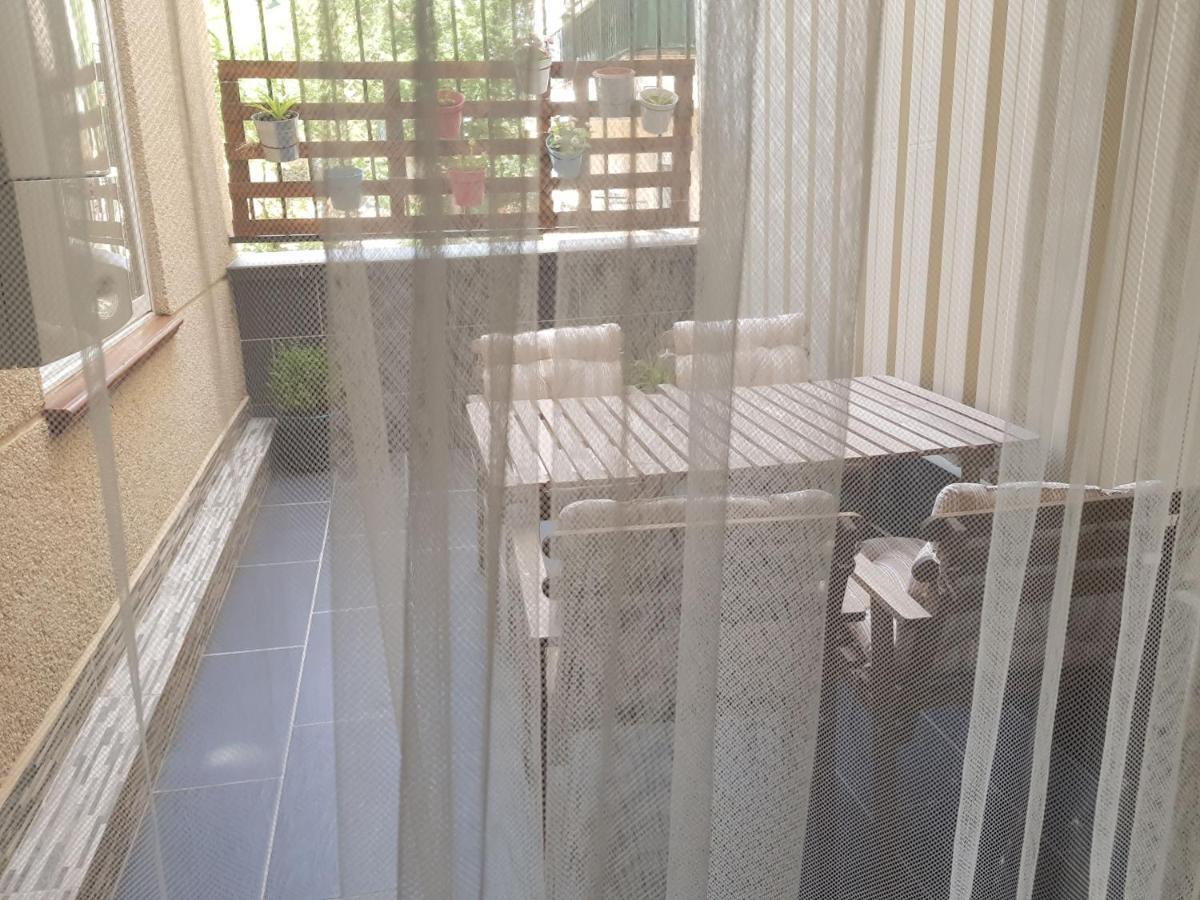 Amplio Apto Con Patio Privado Aranjuez Eksteriør billede